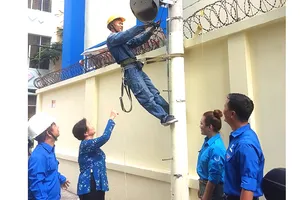 Công trình cải tạo đường dây, hệ thống chiếu sáng  tại hẻm 185 Xóm Chiếu, phường 15 (quận 4) của đoàn viên Công ty Điện lực Tân Thuận