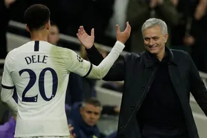 HLV Jose Mourinho trở lại Old Trafford trong tinh thần tươi mới. Ảnh: Getty Images