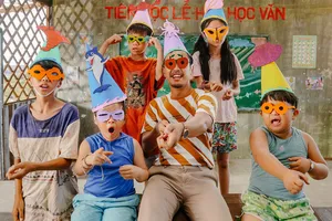 Bài ca tôm cá - ca khúc vui tươi, yêu đời trong Anh thầy ngôi sao 