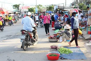 Bền bỉ vận động xóa chợ tự phát