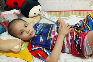 Kiệt quệ vì con bệnh ung thư