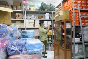 Phát hiện kho chứa hàng chục ngàn sản phẩm không rõ nguồn gốc