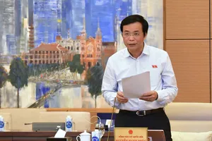 Tổng Thư ký Quốc hội Nguyễn Hạnh Phúc  phát biểu tại phiên họp. Ảnh: QUANG PHÚC