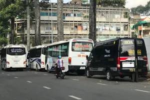 Biến tướng xe hợp đồng