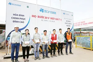 Hòa Bình lan tỏa nhân ái, cùng gia đình CBCNV vượt khó khăn bão lũ