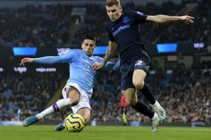 Trận Man City và Everton bị hoãn vì Covid-19