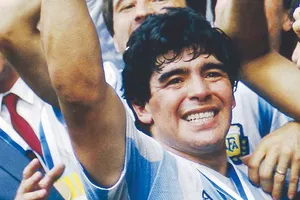 Thế giới bóng đá chia tay huyền thoại Diego Maradona