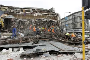 Trận động đất có cường độ 6,3 độ richter xảy ra ngày 22-2-2011, là thiên tai tồi tệ nhất New Zealand trong vòng 80 năm, cướp đi sinh mạng của 185 người