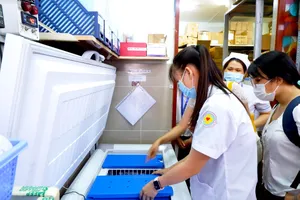 HCDC kiểm tra công tác chuẩn bị đảm bảo an toàn tiêm chủng  tại điểm tiêm vaccine Covid-19 Bệnh viện Quận 11