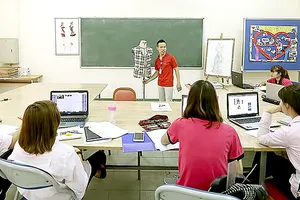 Học sinh Trường Cao đẳng Nghề Long Biên,  Hà Nội trong một giờ học. Ảnh: QUANG PHÚC