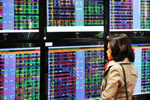 VN-Index lập đỉnh mới