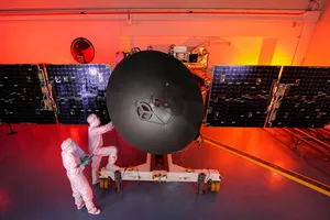 Các kỹ sư UAE làm việc  tại Trung tâm Vũ trụ Mohammed Bin Rashid ở Dubai