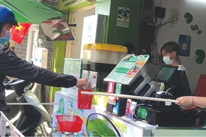 Phương thức giao hàng thú vị - an toàn mùa dịch cho cả khách hàng và shipper