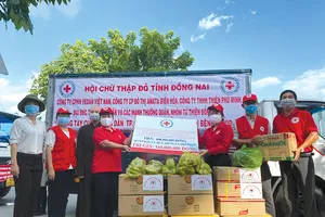 Vedan đồng hành cùng Hội Chữ thập đỏ tỉnh Đồng Nai gửi các sản phẩm  do công ty sản xuất đến người dân nghèo bị ảnh hưởng bởi dịch