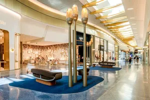 Không gian bên trong Trung tâm thương mại Cap 3000