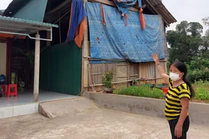 Người dân xã Điền Mỹ làm nhà cao và có thêm chạn áp mái  để giảm thiệt hại do lũ lụt