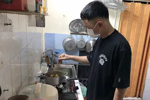 Nhiều sinh viên, người lao động tại các nhà trọ  được chia sẻ khó khăn trong thời gian mắc Covid-19