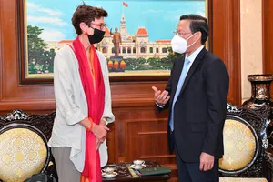 Chủ tịch UBND TPHCM Phan Văn Mãi tiếp Đại sứ Na Uy Grete Lochen. Ảnh:VIỆT DŨNG 