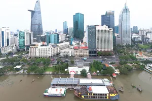 Bến Bạch Đằng là một trong nhiều bến sông  đang được khai thác du lịch. Ảnh: HOÀNG HÙNG