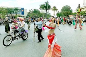 Festival Huế 2022: Tưng bừng lễ hội đường phố “Sắc màu văn hóa”