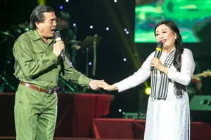 NSND Trung Đức và NSND Thu Hiền được nhiều khán giả yêu mến  với bài hát Trường Sơn Đông, Trường Sơn Tây. Ảnh: T.L