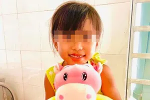 Sau thời gian điều trị, bé gái đã ổn định sức khỏe