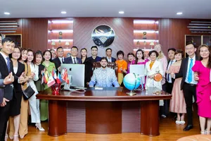 Chủ tịch APLGO Sergei Kulikov tham quan trụ sở Công ty 120T