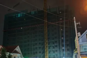 Bình Dương: Một phụ nữ tử vong do lọt lỗ thông gió tầng 11 chung cư đang xây