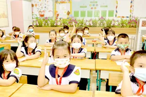 Học sinh lớp 1 Trường Tiểu học Nguyễn Bỉnh Khiêm, quận 1, TPHCM năm học 2022-2023. Ảnh: CAO THĂNG