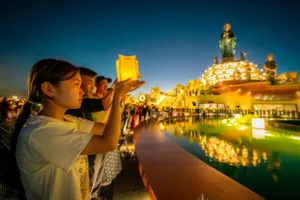 Phật tử cả nước hướng về Tây Ninh chờ đón lễ Khai quang Đại tượng Phật Di Lặc