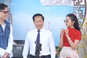 Chủ tịch UBND TP Thủ Đức livestream bán hàng cùng tiểu thương