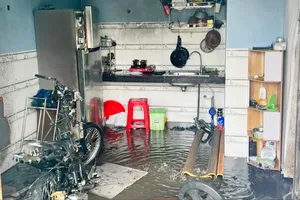 Một căn phòng trọ ở thị xã Bến Cát, tỉnh Bình Dương tan hoang sau khi bị cháy nổ vào cuối năm 2023. Ảnh: LÊ XUÂN