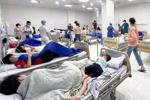 TPHCM: 15 học sinh tiểu học nhập viện nghi ngộ độc thực phẩm