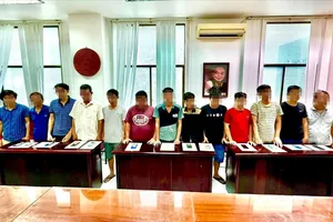 Nhóm đối tượng tại cơ quan công an 