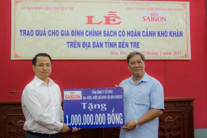​  SABECO đã trao tặng 1 tỷ đồng cho UBND tỉnh Bến Tre để cùng địa phương chăm lo cho các gia đình chính sách
