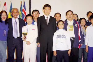 Lê Quang Liêm giành cúp á quân U.12 thế giới tại Hy Lạp năm 2003