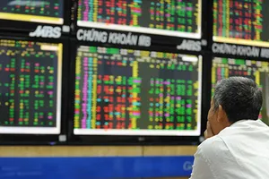 VN-Index giảm gần 10 điểm 