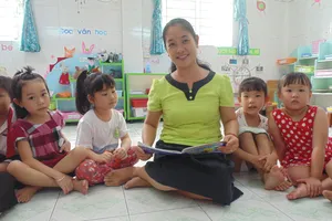 Giáo viên mầm non ngoài kiến thức về chuyên môn, nghiệp vụ cần được bổ sung kỹ năng quản lý cảm xúc khi gần gũi, chăm sóc trẻ