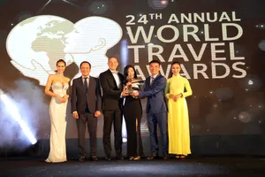 Mr. Ty Collins - TGĐ điều hành JW Marriott Phu Quoc Emerald Bay_Nhận giải World's Leading New Resort