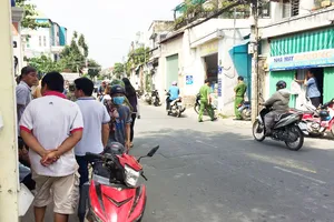 Con hẻm dẫn vào ngôi nhà có 3 người tử vong