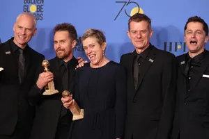 Đoàn phim Three Billboards Outside Ebbing, Missouri  thắng lớn tại Giải thưởng Quả cầu vàng năm nay. Ảnh: Reuters