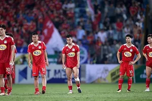 Nỗi buồn của các cầu thủ HA.GL sau trận đấu với CLB Hà Nội