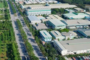 Tiền thuê đất, thu hồi đất là một lĩnh vực nhà đầu tư nước ngoài vướng mắc và khiếu nại nhiều. Ảnh: THÀNH TRÍ