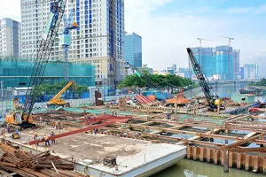 Dự án chống ngập do triều có tổng vốn đầu tư 10.000 tỷ đồng  đang gặp vướng mắc về thủ tục