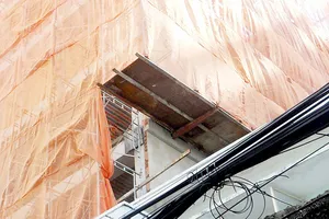 Giàn giáo làm bằng 3 thanh sắt rỗng