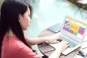 Nhiều ngân hàng đẩy mạnh ngân hàng số và cho vay tiêu dùng qua thẻ. Ảnh: HUY ANH