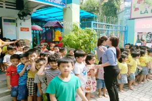 Điểm danh các bé sau khi thực hành  kỹ năng thoát nạn 