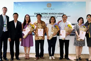 Senturia Vườn Lài bàn giao sổ hồng cho cư dân