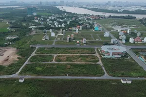 Để hạn chế trốn thuế trong chuyển nhượng bất động sản  cần thu thuế đúng đối tượng, bản chất. Ảnh: THÀNH TRÍ