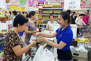 Tặng quà tết cho khách hàng là chương trình thường niên  của nhà bán lẻ Saigon Co.op